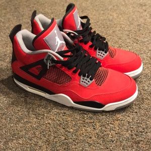 Jordan Retro “Toro” 4